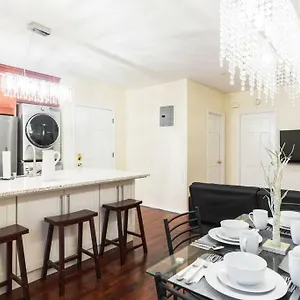 Brooklyn 3 Bedroom 1 Bathroom 8 Minutes To Subway 30 Minutes To Manhattan Apartment